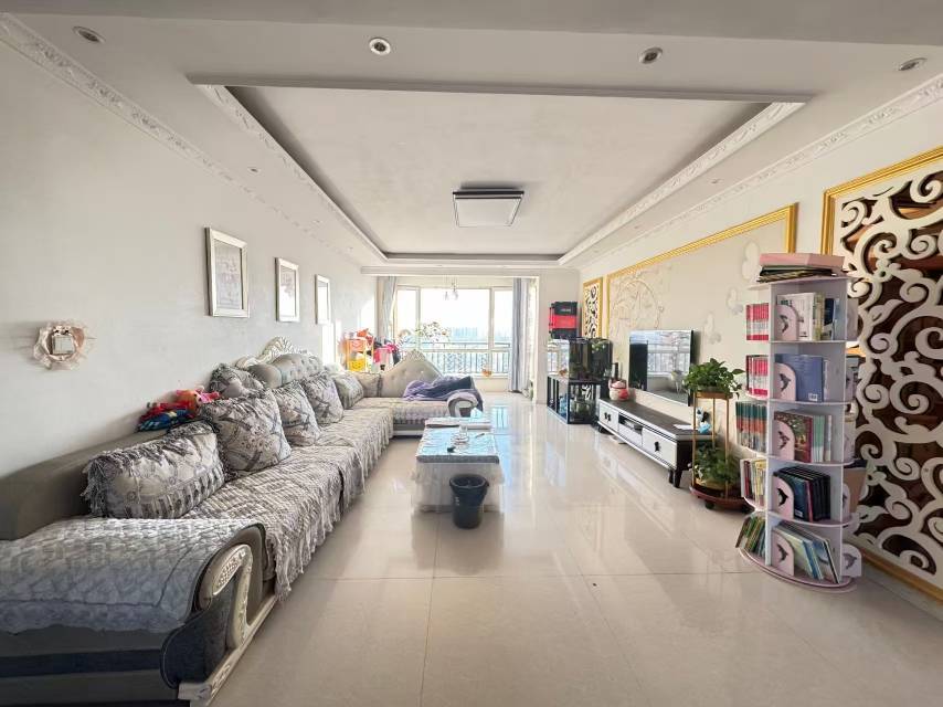 首付1万桥北，碧桂园北一中学区，电梯15楼132平69.8万3室2卫飞机户型，